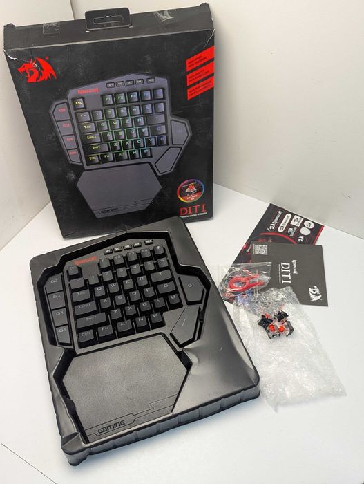 Механічна провідна ігрова клавіатура для однієї руки REDRAGON DITI K585 DITI з RGB підсвічуванням