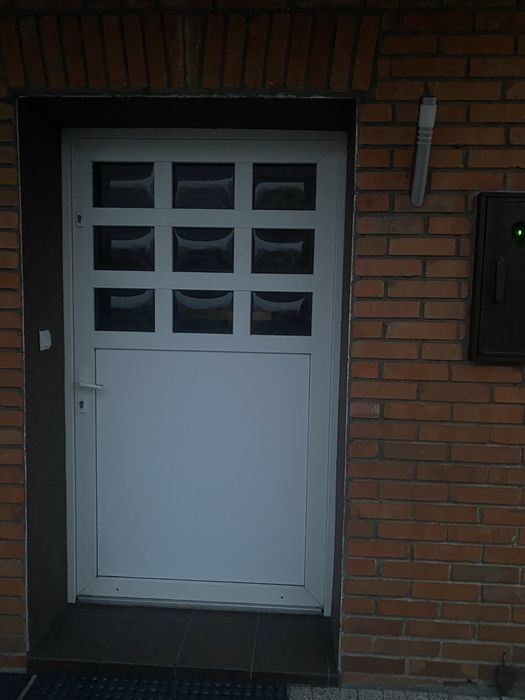 Drzwi zewnętrzne z demontażu