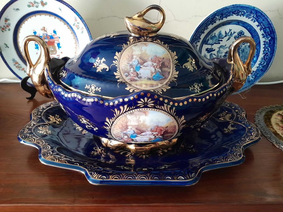 Vendo peca em porcelana,pintado a mao