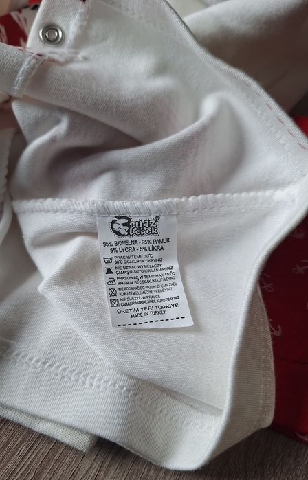 Dres, Komplet bawełniany z czerwonymi spodniami i czapką  80/86