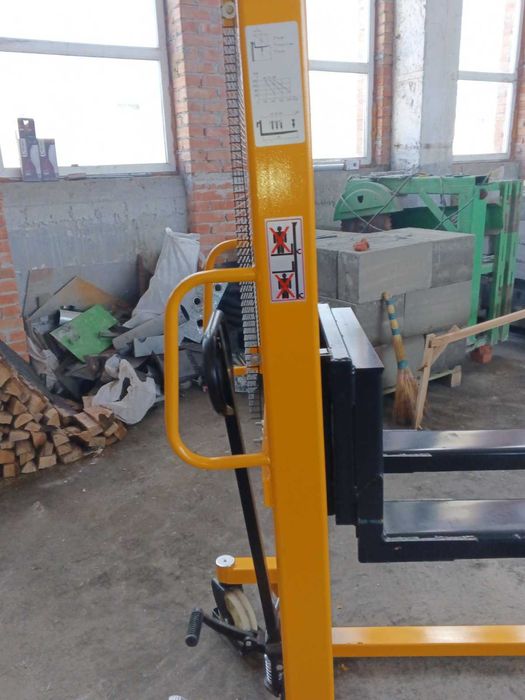 Погрузчик - штабелер гидравлический для склада