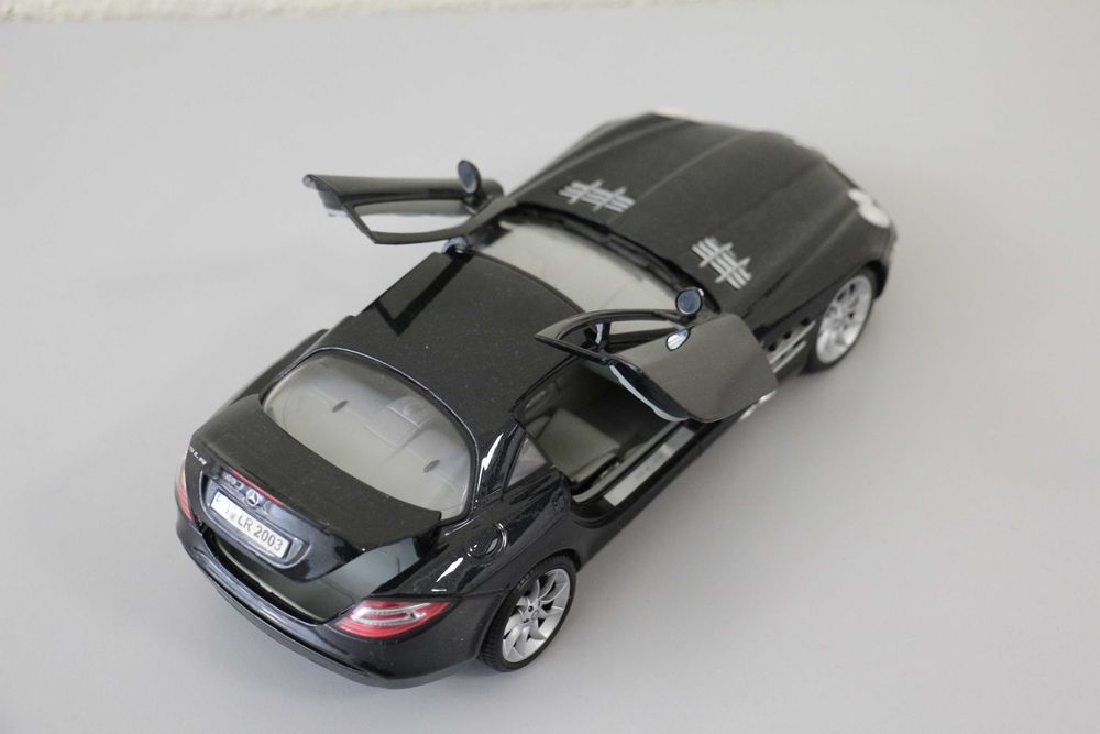 Miniatura Mercedes Benz SLR Mclaren 1/18 Maisto