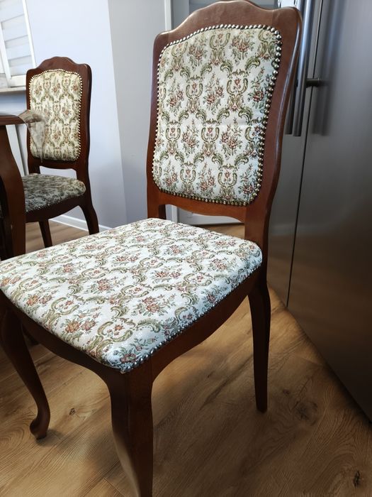 Sprzedam Krzesła 6 szt z stołem