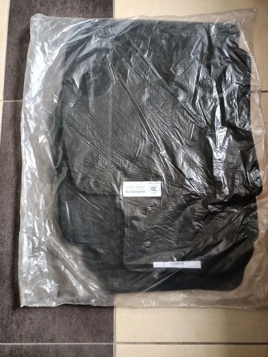 Dywaniki wycieraczki OE BMW F46 Oryginał NOWE