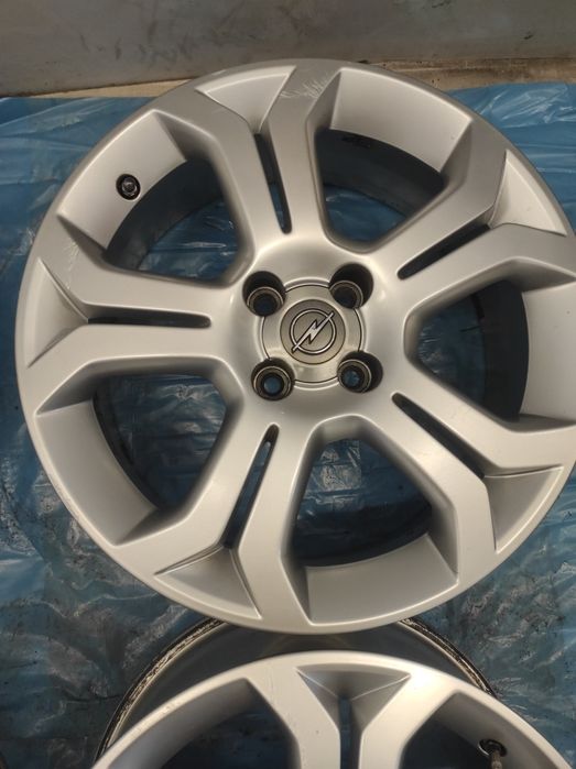 Felgi aluminiowe OPEL R 17 4x100 Czujniki