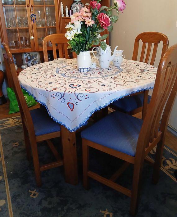Vendo Mesa Redonda + 4 Cadeiras