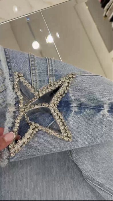 . Трендові джинси з вирізами-зірками та стразами в стилі Stella McCartney x H&M