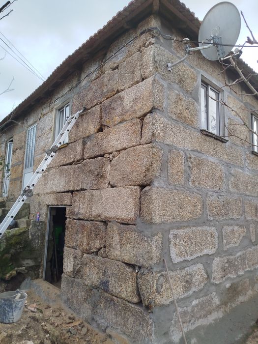 Renovação de fachadas antigas em pedra