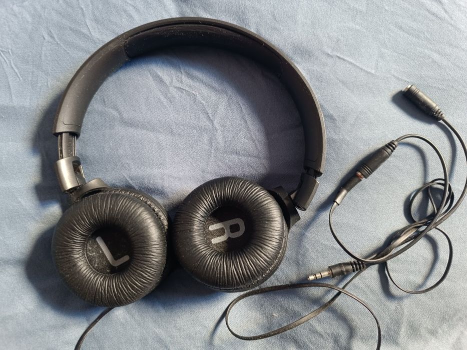Auriculares com fio JBL