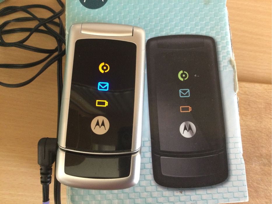 Кнопочный телефон Моторола w220