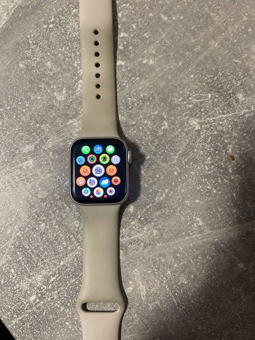 Продаю часы Apple watch