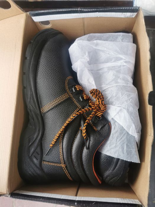 Buty robocze numer 44