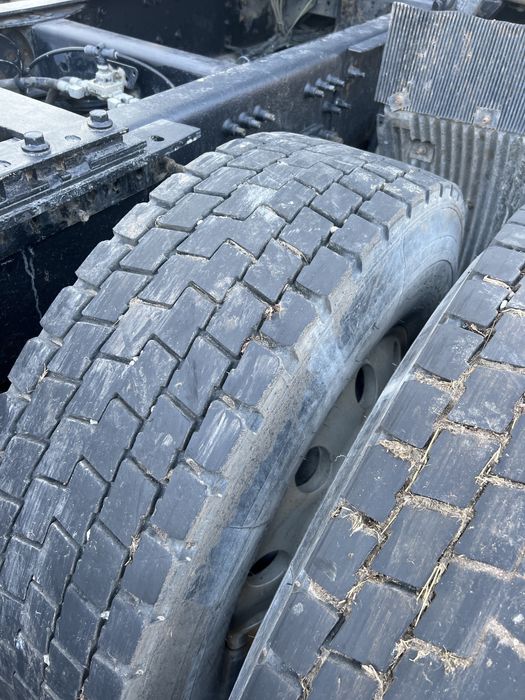 Volvo VNL 670 тягач грузовик вольво