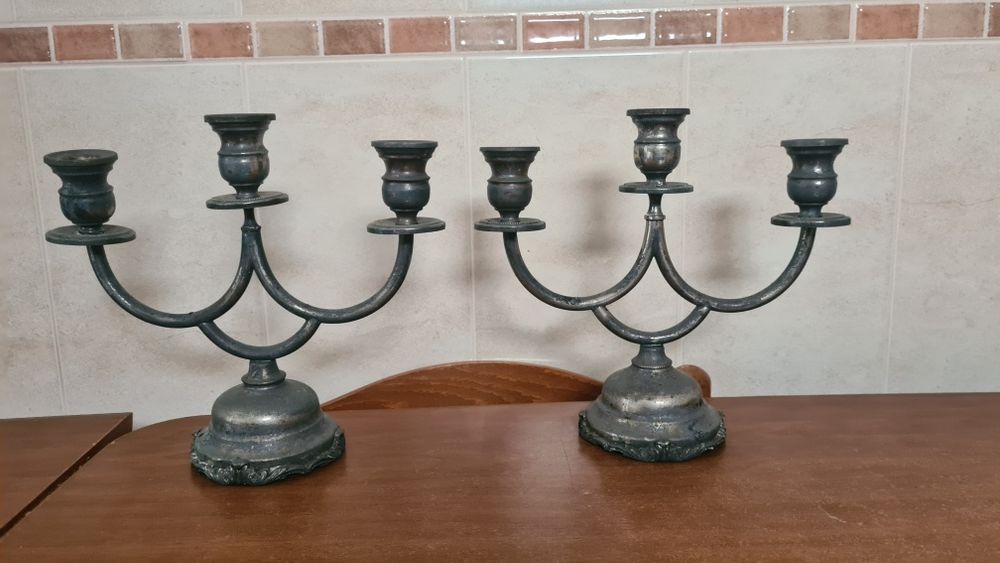 Candelabros vintage  em estanho  velas
