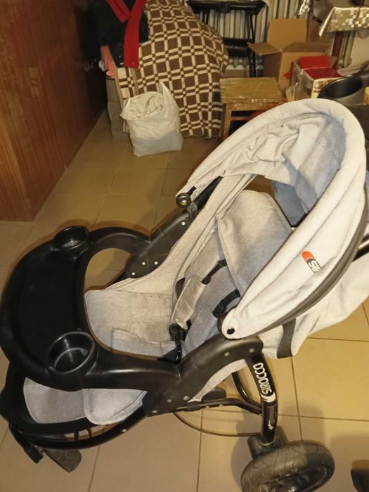 Sprzedam  wózek dziecięcy spacerówkę