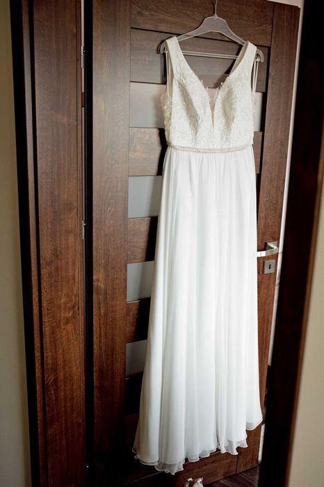 Suknia ślubna sezon 2023 rozmiar EU 40