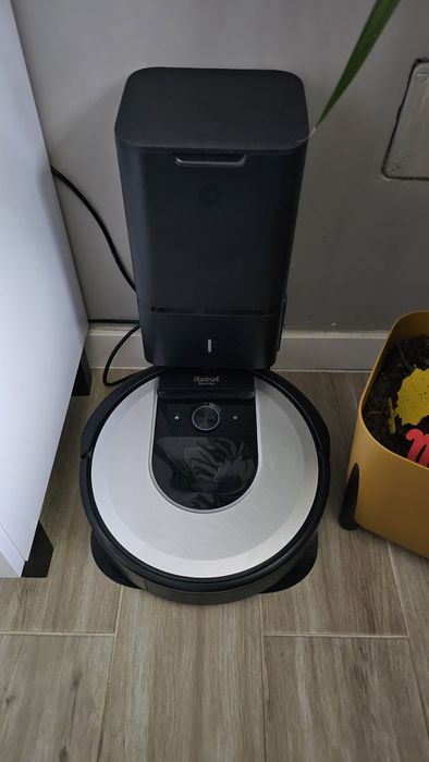 Sprzedam odkurzacz Roomba i8+
