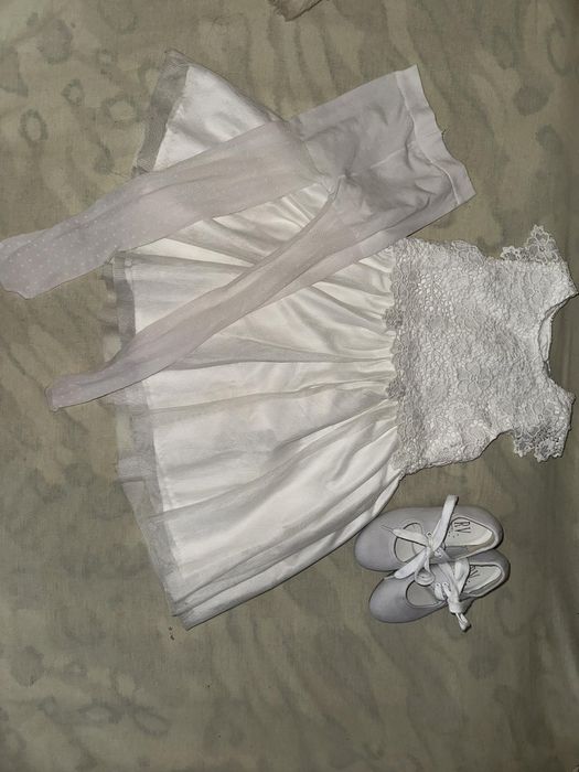 нарядное платье, туфли, колготки. 2-3 года, 24-36 мес