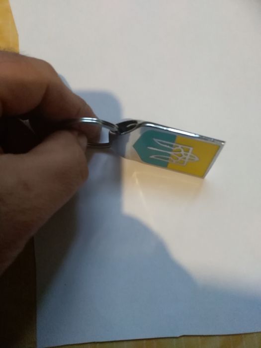 Брелок для ключів тризуб