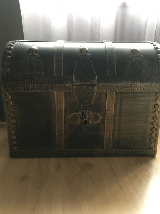 Mala / Cofre em ferro
