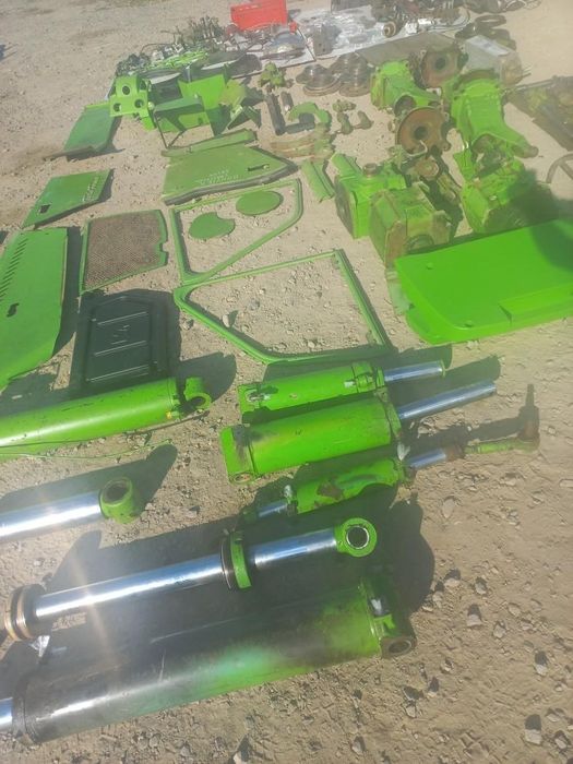 Części MERLO siłownik hydrauliczny,zamek siłowy, 08350803043501A, 28,7 Blok zaworowy, 26,6 ,układ planetarny32,12 pochwa mostu 045568 ,041870,045367,097686,042440,wkład mostu 024849,P36.10,dyferencjau,nagrzewnica,klimatyzator,053121,107714,13 atak,spoiler