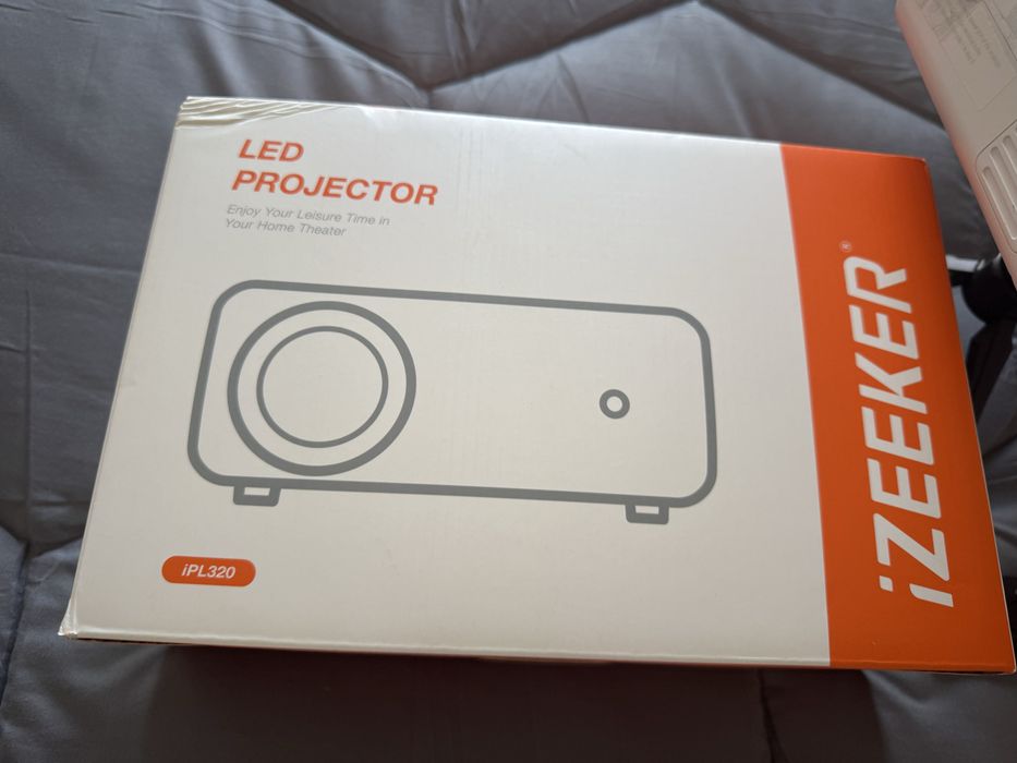 Projetor LED HD iZEEKER Playstation /Netflix