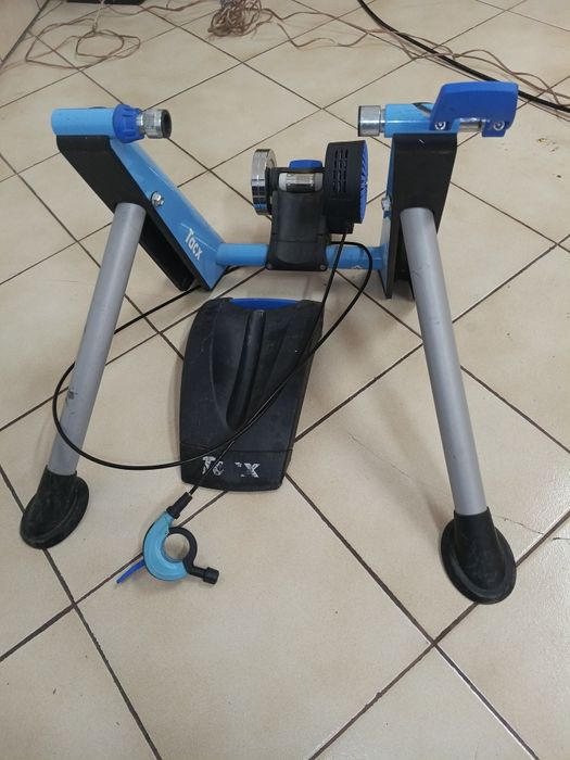Trenażer rowerowy rolkowy TacX Boost