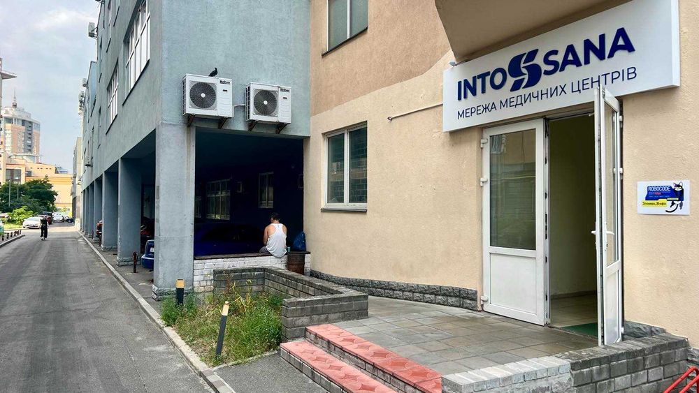 Аренда помещения 300 кв.м.  на м. Левобережная, ул. Раисы Окипной 4б