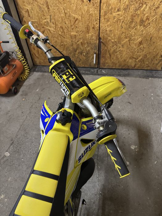 Suzuki rm125 enduro cross