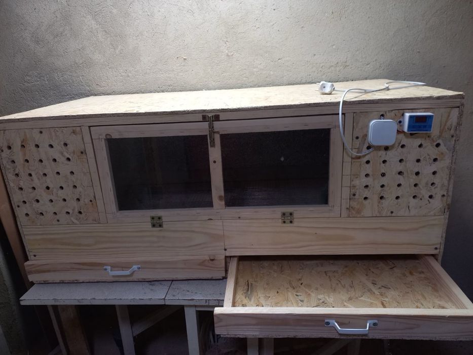 Яслі для птиці(брудер)