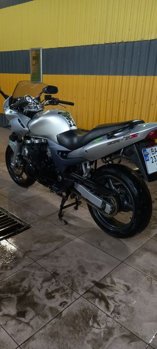 Продається Kawasaki ZR7S