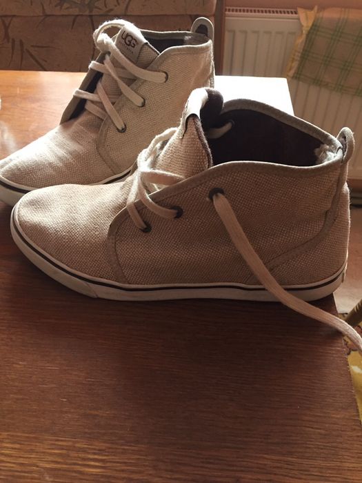 Продам кеди UGG оригинал 42 р.