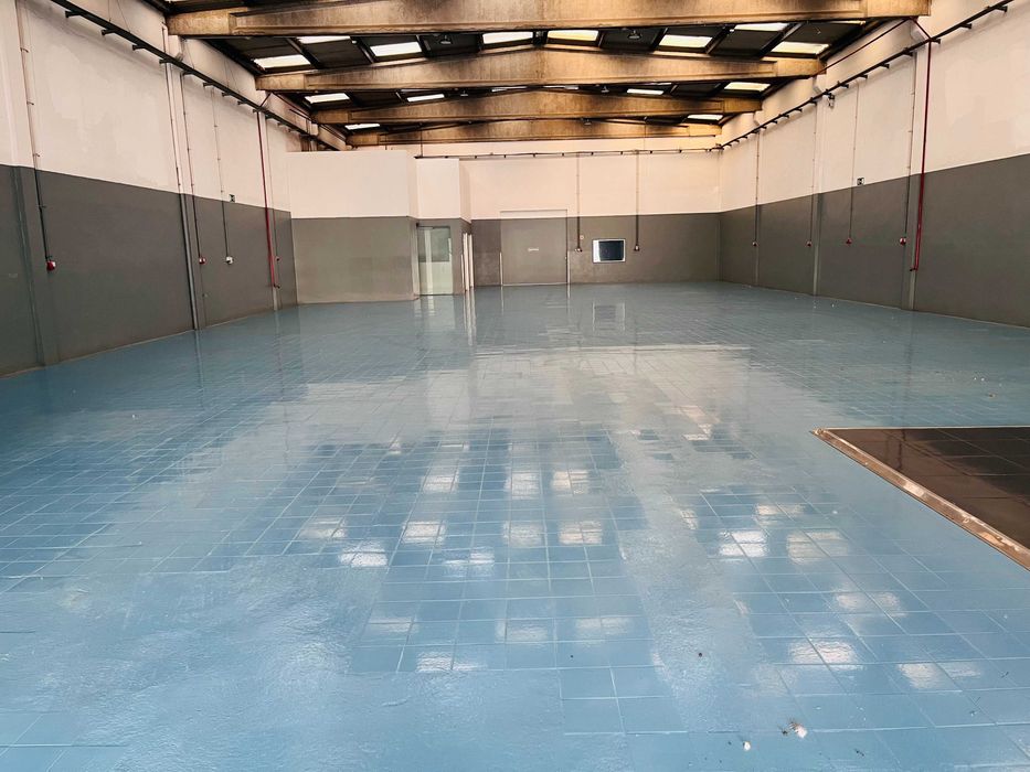 ARMAZÉM JUNTO À EXPONOR