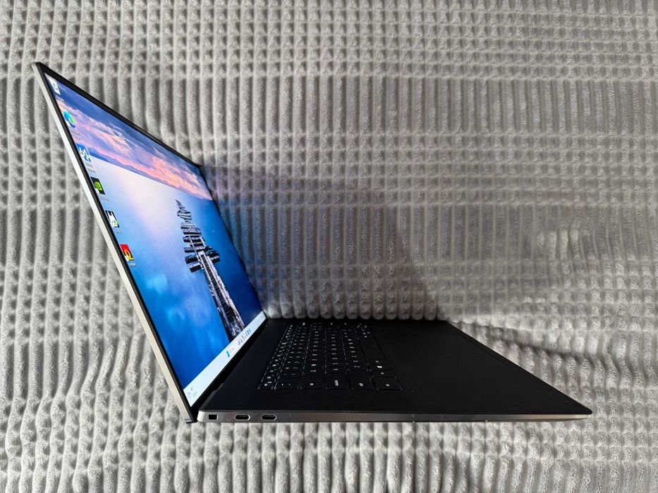 Ноутбук Dell Precision 5750 | i7-10750H RTX 3000 | Ram-32 SSD-512 FHD