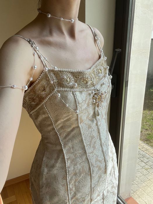 Sukienka krem złoto na lato ramiączka