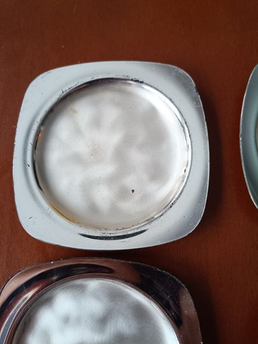 Podkładki pod szklanki kieliszki