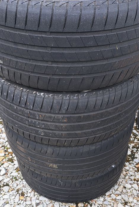 Opony 245/40/19 98Y Bridgestone