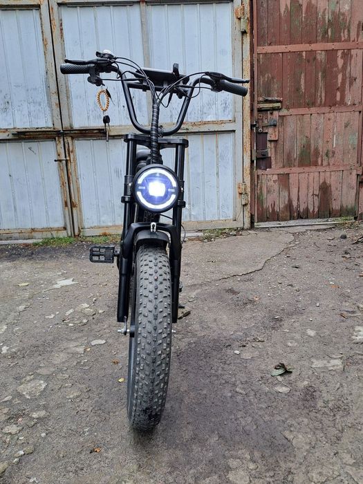 СРОЧНО ПРОДАЕТСЯ ЭЛЕКТРОБАЙК на фитбайковских колесах