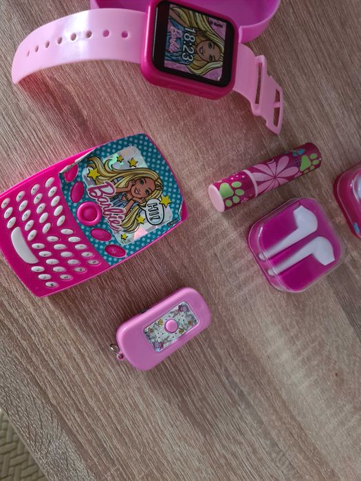 Zestaw różowych zabawek dla dziewczynki