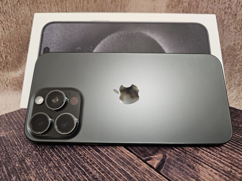 Смартфон Apple iPhone 15 Pro Max 256Gb Black Titanium 84% з гарантією