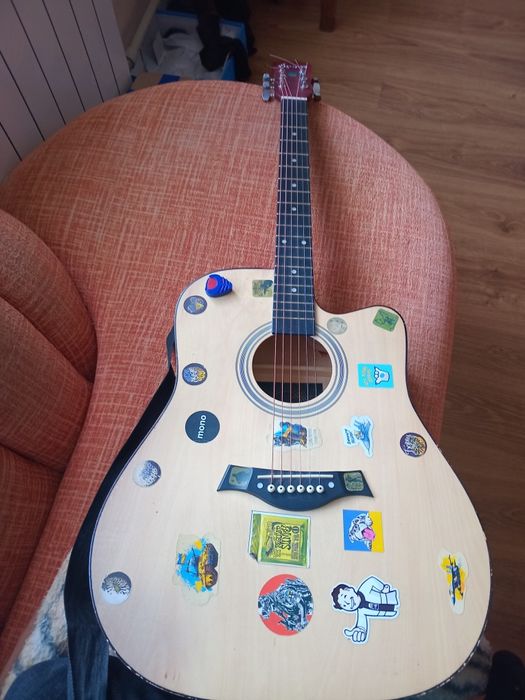 Продам гітару в Чернігові