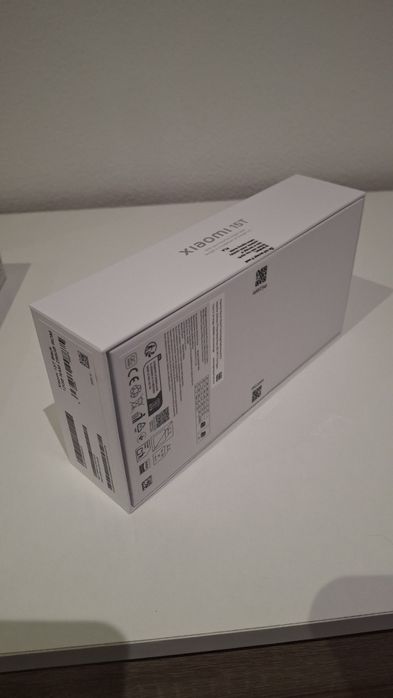 Smartphone Xiaomi 15T 12/256Gb + SmartWatch Xiaomi S4