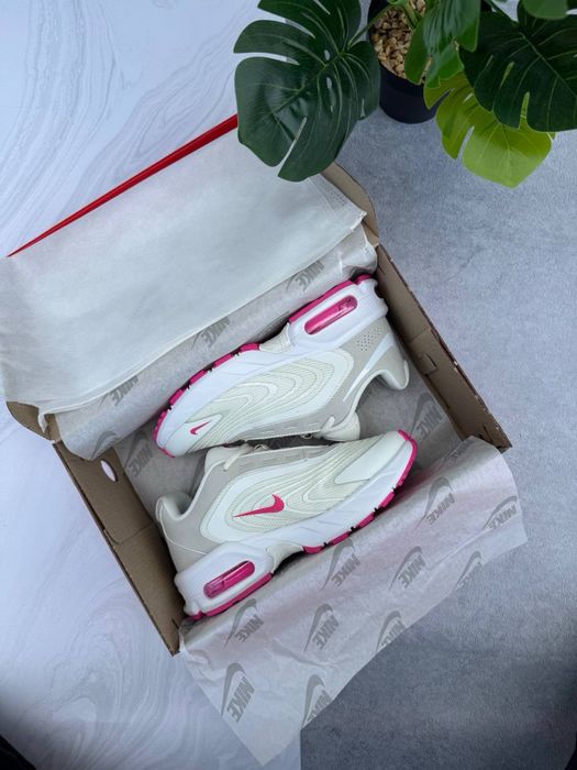 Жіночі кросівки Nike Air Max Fire