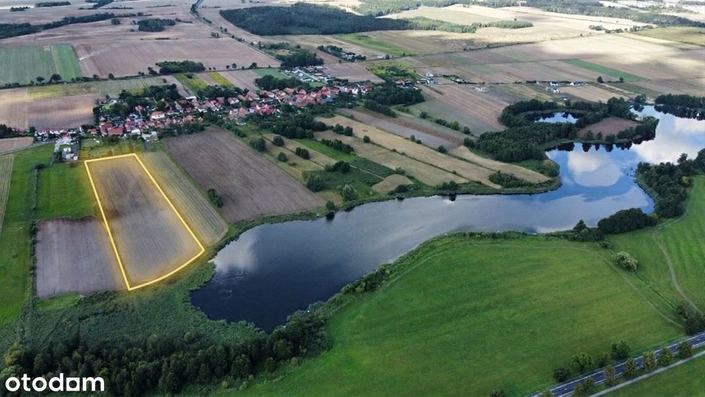 Urokliwe działki przy jeziorze /zamknięte osiedle / bez prowizji