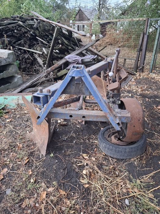 Продам плуг ПЛН 3-35