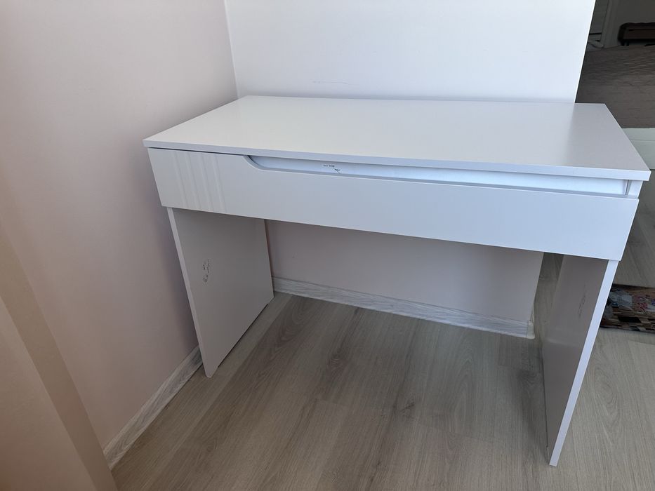 Стіл письмовий компʼютерний