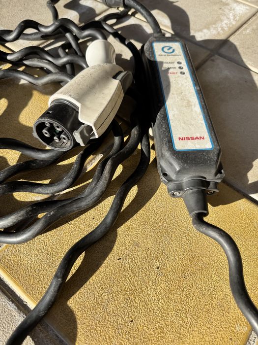 Оригінальний зарядний пристрій Nissan Leaf type 1