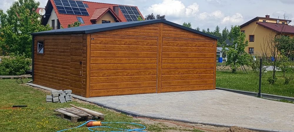 Garaz blaszak 6x6 Drewnopodobny