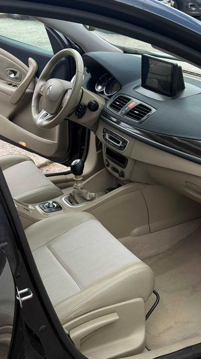Renault Mégane Break — fotografia 7