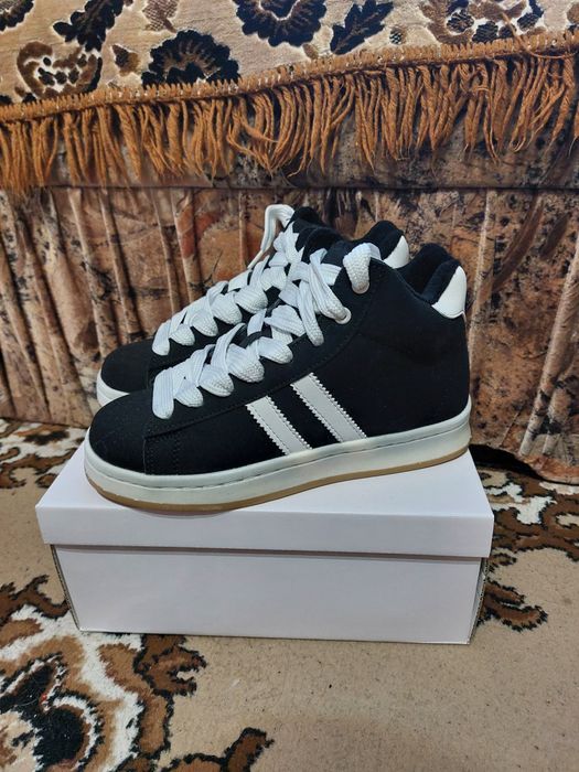 Кросівки кампуси жіночі